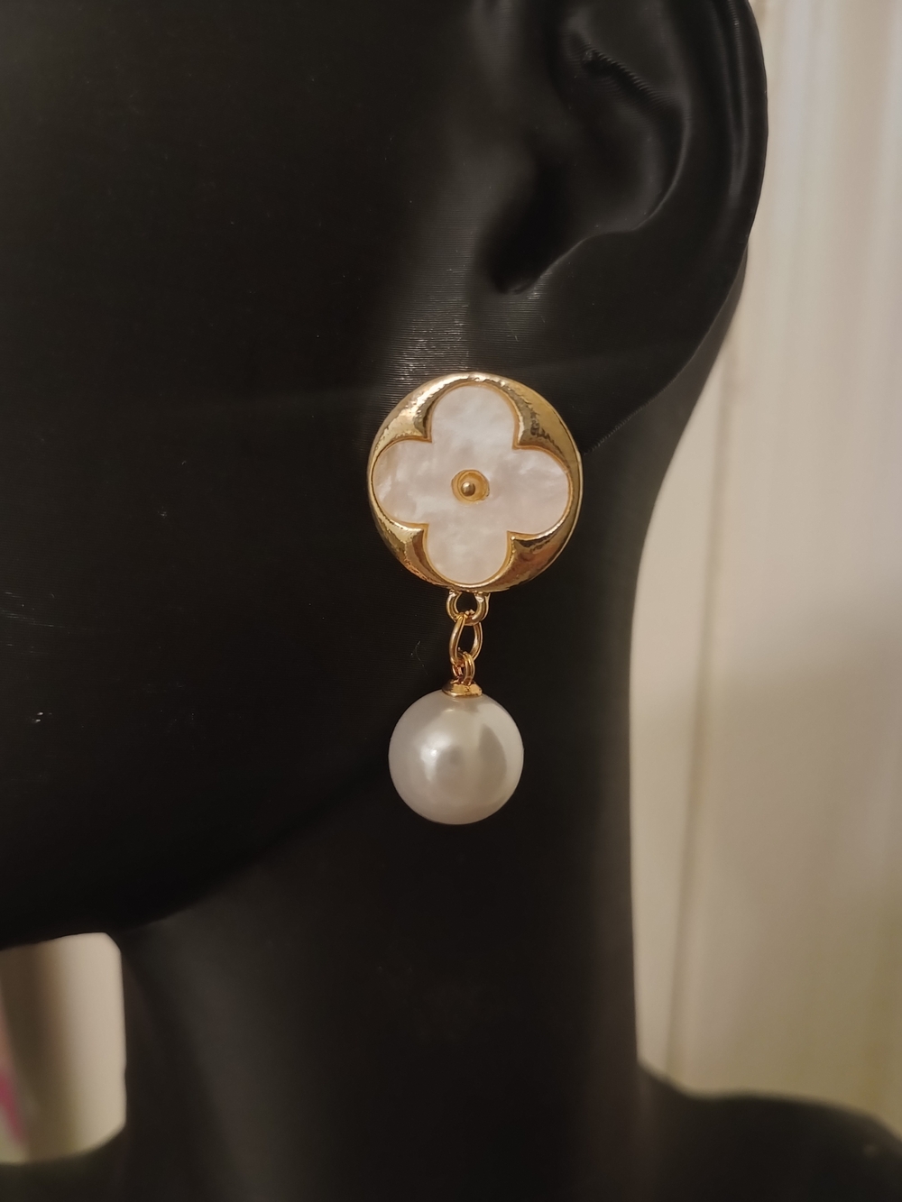 Luxury Faux Mother-of-Pearl Floral Pearl Drop Eareings